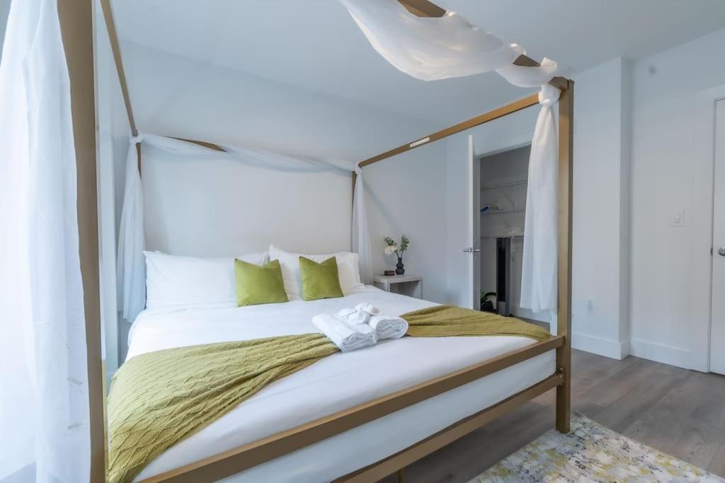 2 Bedroom 2 Bath Suite, Near American Dream And The Airport, Free Parking, King Bed And 2 Queen Beds, Washer And Dryer Orange Exteriér fotografie