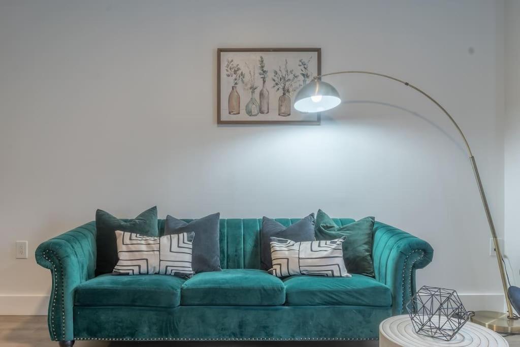 2 Bedroom 2 Bath Suite, Near American Dream And The Airport, Free Parking, King Bed And 2 Queen Beds, Washer And Dryer Orange Exteriér fotografie
